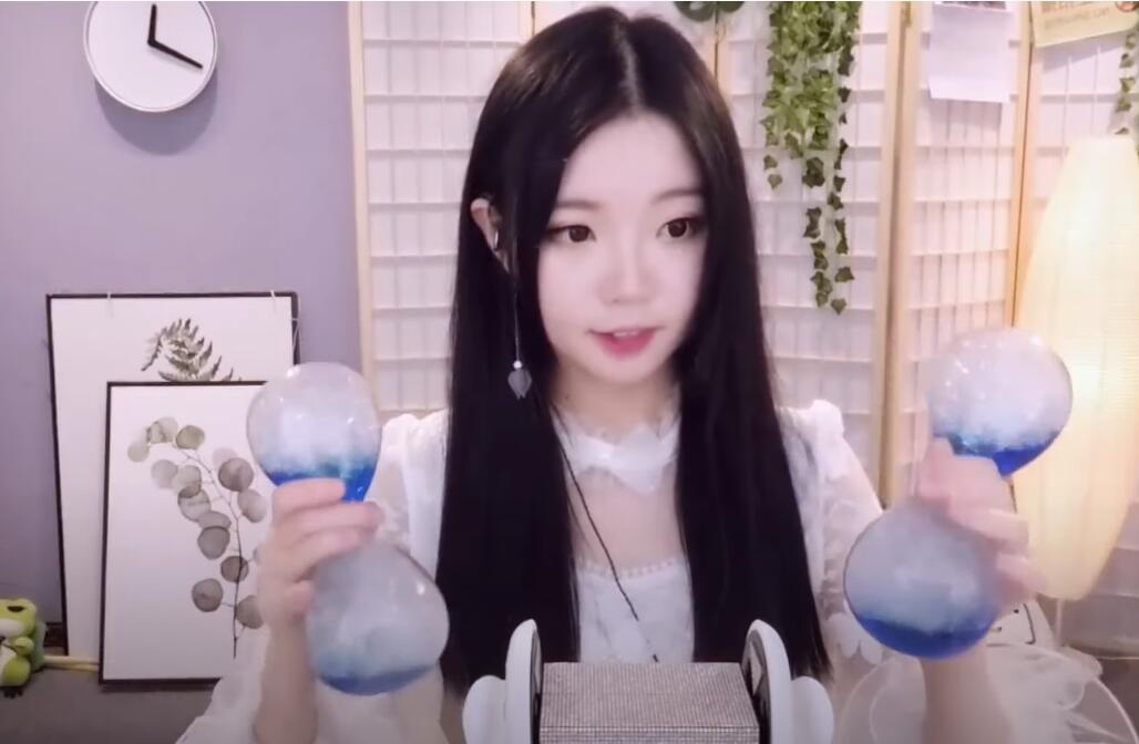 欣小萌 放松的触发音ASMR White Relaxing Triggers插图 欣小萌 放松的触发音ASMR White Relaxing Triggers插图