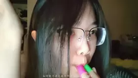 付费视频-咩咩米吗莫_彩虹手指糖10min