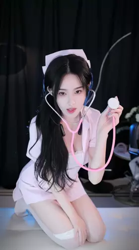 付费视频-爱迟到的张锦锦_先生，你怎么出来了呀