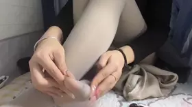 璐璐哄睡屋浅灰蕾丝丝袜摩擦-助眠音声网